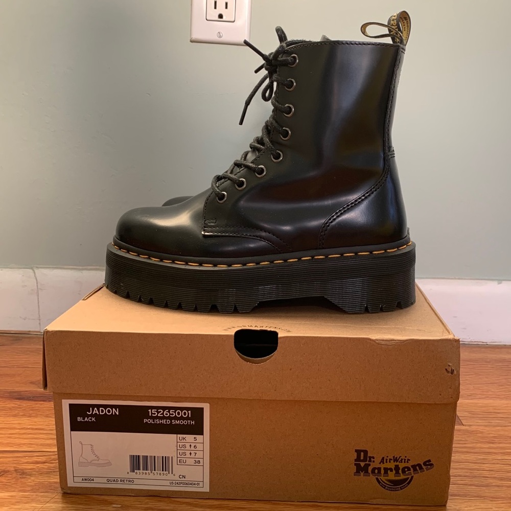 DR. MARTENS JADON PLATFORM BOOTS SIZE 7